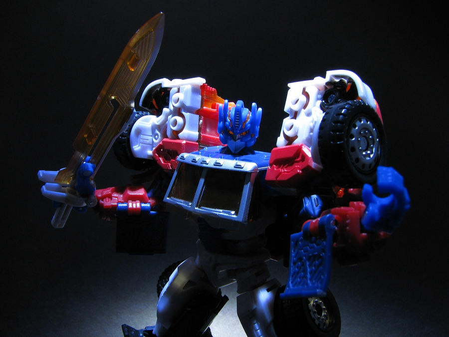 [Obrazek: dark_series_rts_optimus_prime_by_wartator-d4c0pip.jpg]